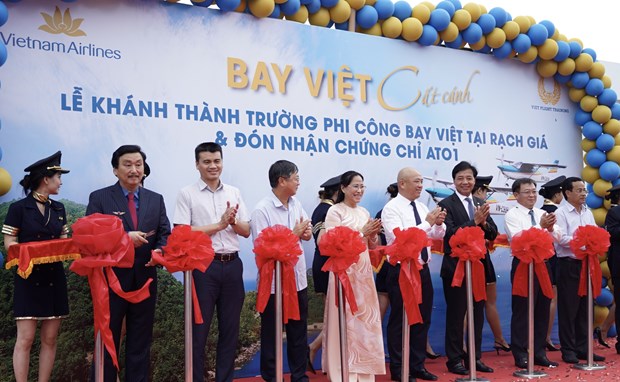 Vietnam Airlines inaugure une ecole de pilotage d'aviation a Kien Giang hinh anh 2