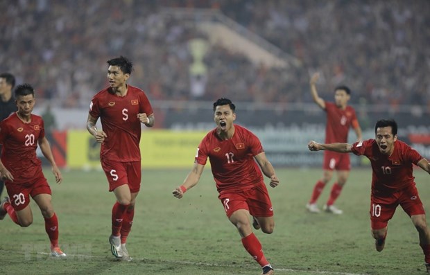 Finale aller de la Coupe de football d’Asie du Sud-Est: Vietnam-Thailande 2-2 hinh anh 1