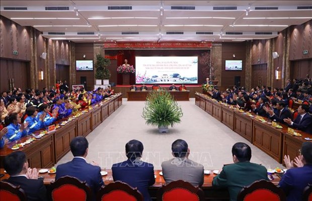 Tet: le leader du PCV presente ses vœux aux autorites et aux habitants de Hanoi hinh anh 2