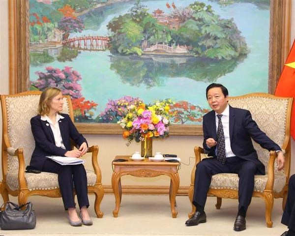 Le vice-PM Tran Hong Ha recoit des responsables du PNUD et de l’USAID-Vietnam hinh anh 2