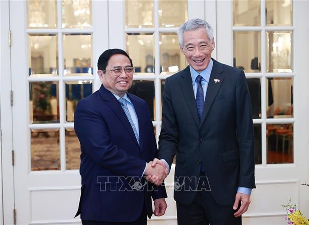 Les visites du PM donnent un nouvel elan aux liens avec Singapour et le Brunei hinh anh 1