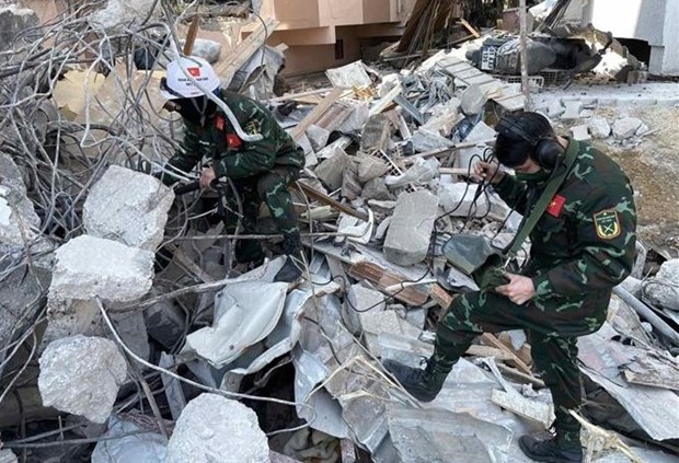 Seisme en Turquie: des militaires vietnamiens identifient trois emplacements avec des victimes hinh anh 3