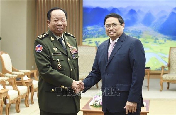 Le PM Pham Minh Chinh recoit le vice-PM et ministre cambodgien de la Defense Tea Banh hinh anh 1
