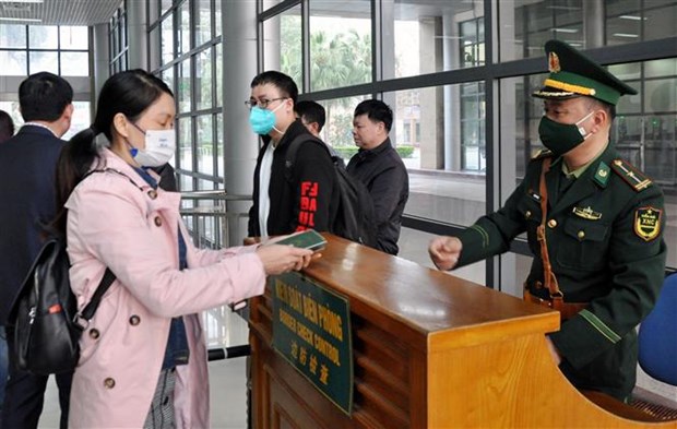 Reprise des activites d’entrees-sorties des personnes aux postes frontaliers de Mong Cai-Dongxing hinh anh 1