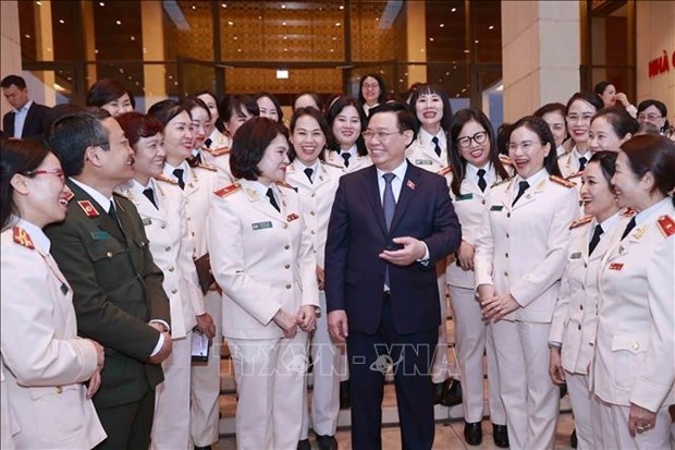 Le president de l’AN affirme le role global des policieres vietnamiennes hinh anh 1