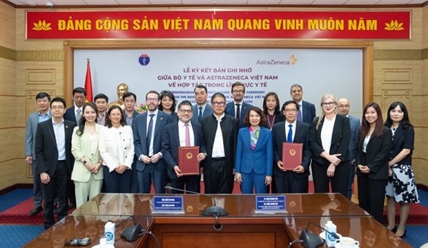 Le MoH et AstraZeneca Vietnam cooperent pour un systeme de sante durable hinh anh 1