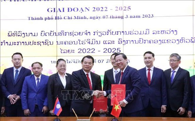 Ho Chi Minh-Ville et la province lao de Houaphan renforceront leur cooperation dans des domaines hinh anh 1