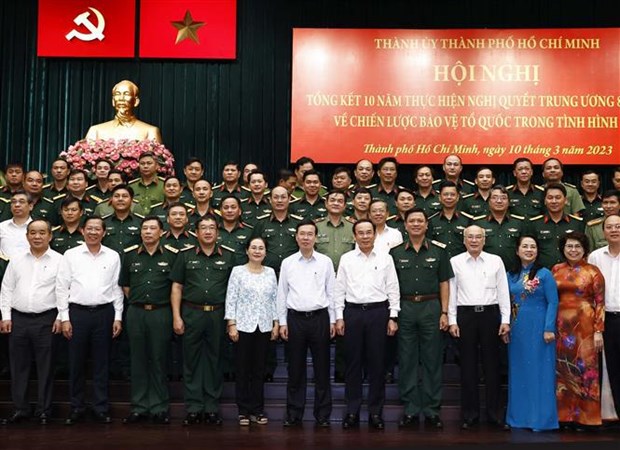 Conference-bilan des 10 ans de mise en œuvre de la strategie de defense nationale hinh anh 2
