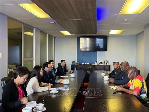 Une delegation de la Confederation generale du travail du Vietnam en visite en Afrique du Sud hinh anh 1