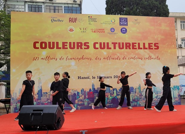 "Couleurs culturelles" 2023 en fete a Hanoi hinh anh 1