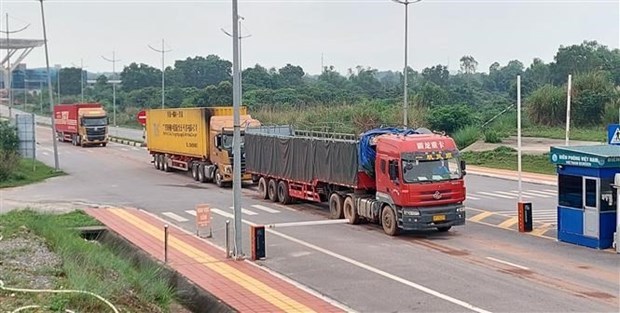 Le poste-frontiere international de Mong Cai facilite les exportations du Vietnam vers la Chine hinh anh 1