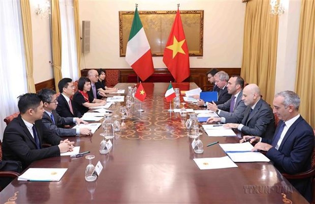 Les relations Italie-Vietnam 