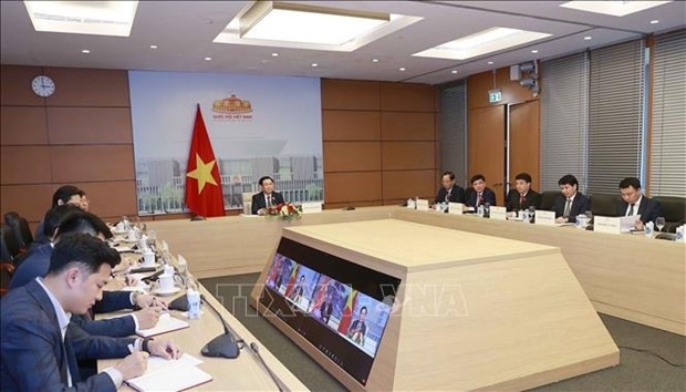 Vietnam-Chine : entretien virtuel entre les deux chefs des organes legislatifs hinh anh 2