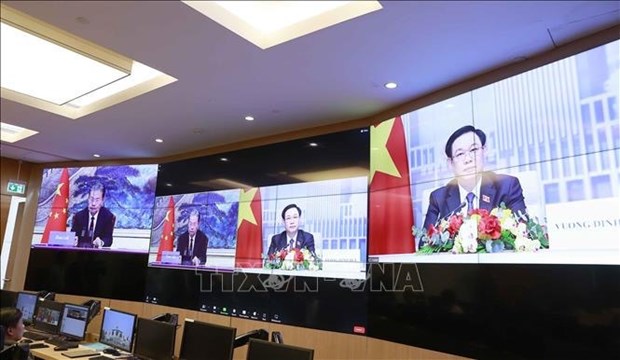 Vietnam-Chine : entretien virtuel entre les deux chefs des organes legislatifs hinh anh 1