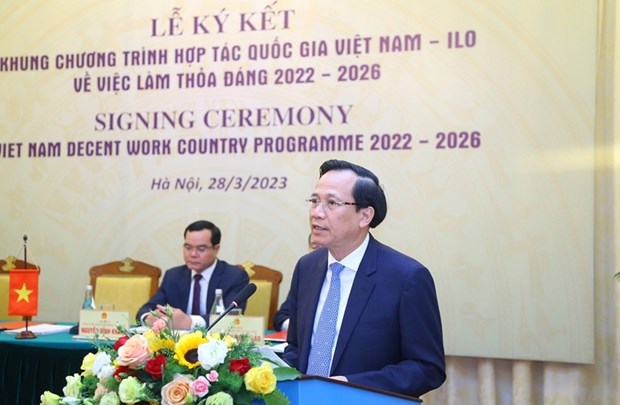 Cooperation entre le Vietnam et l'OIT sur le travail decent pour 2022-2026 hinh anh 2