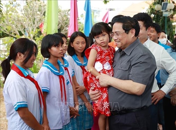 Le PM rend visite a plusieurs etablissements de Khanh Hoa hinh anh 2