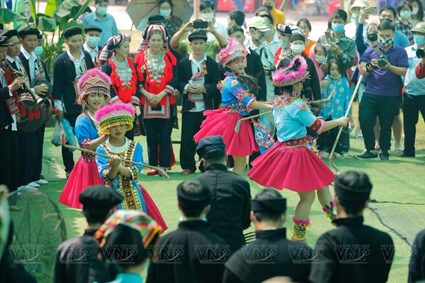 Un mois haut en couleurs au Village culturel et touristique des ethnies du Vietnam hinh anh 1