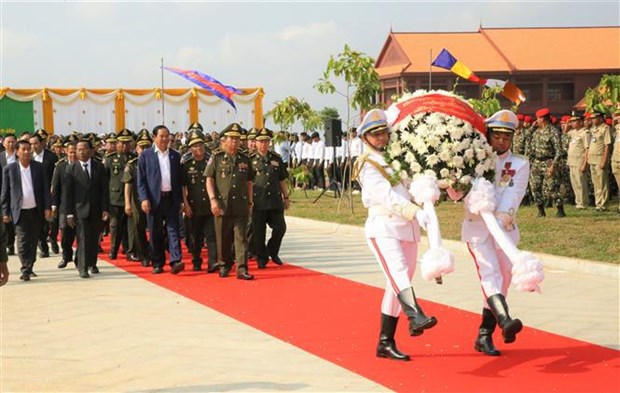 Inauguration d'une tour funeraire pour les martyrs des forces armees unies du Cambodge hinh anh 2