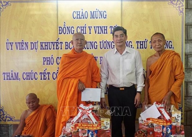 Chol Chnam Thmay: le Comite des affaires ethniques adresse ses vœux aux Khmers a An Giang hinh anh 1