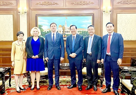 Ho Chi Minh-Ville renforce sa collaboration avec la Hongrie hinh anh 1