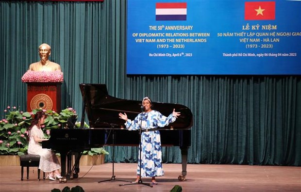 Celebration du 50e anniversaire des relations diplomatiques Vietnam – Pays-Bas a Ho Chi Minh-Ville hinh anh 2