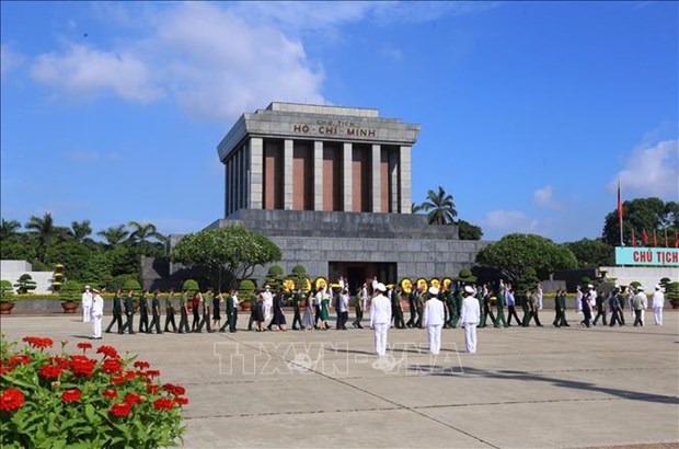 Le mausolee du President Ho Chi Minh est ouvert aux visiteurs le 1er mai 2023 hinh anh 1