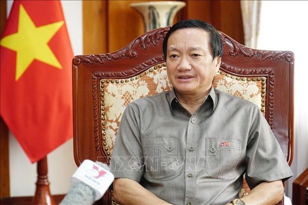 La visite du president Vo Van Thuong resserrera les liens de cooperation integrale Vietnam-Laos hinh anh 1