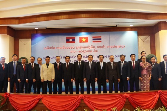 Forum de promotion des liens economiques Vietnam-Laos-Thailande hinh anh 1