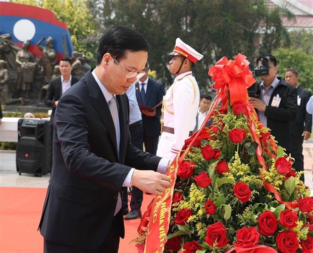 Le president vietnamien rencontre d'anciens hauts dirigeants lao hinh anh 3
