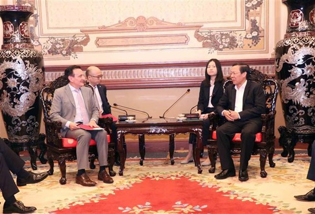 Ho Chi Minh-Ville souhaite intensifier sa cooperation avec le groupe AstraZeneca hinh anh 1