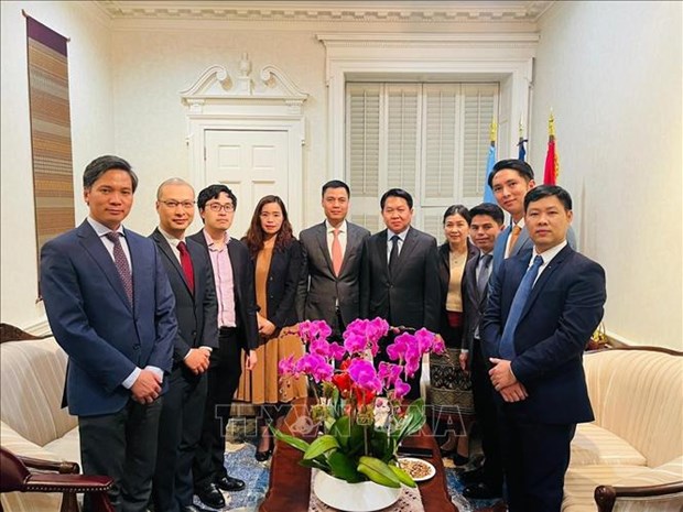 Le Vietnam felicite le Laos et le Cambodge pour leur Nouvel An hinh anh 1