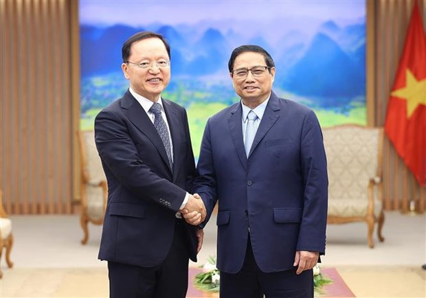 Le PM apprecie les activites efficaces du groupe Samsung au Vietnam hinh anh 1