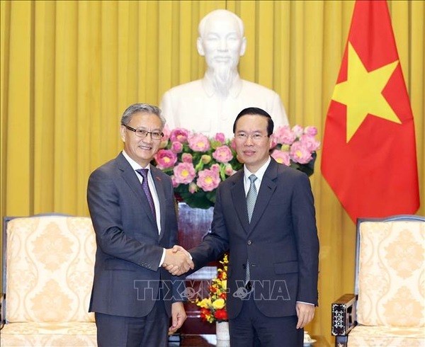 Le president Vo Van Thuong recoit un responsable du Parti revolutionnaire populaire lao hinh anh 1