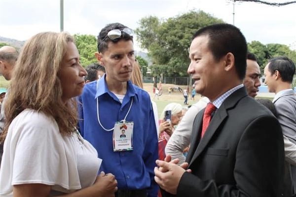 Vietnam et Venezuela renforcent les echanges entre les deux peuples hinh anh 2