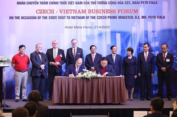 Vietjet signe un accord de cooperation avec Czech F Air hinh anh 1