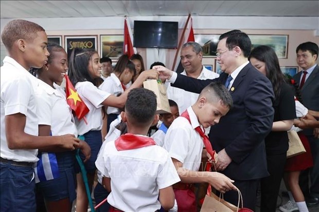 Les plus hauts legislateurs vietnamien et cubain se rendent a Santiago de Cuba hinh anh 5