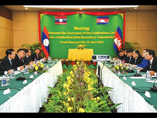Le Laos et le Cambodge acceptent d'installer plus de bornes frontieres hinh anh 1