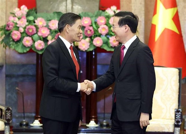 Le president recoit une delegation du Comite central du Front lao d’edification nationale hinh anh 1
