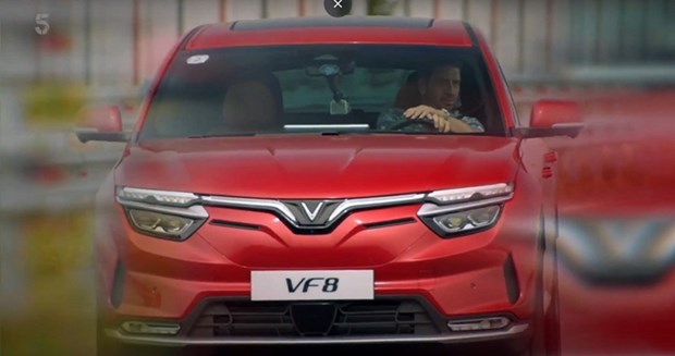 Television britannique: VinFast VF 8 est l'avenir des voitures electriques high-tech vietnamiennes hinh anh 1