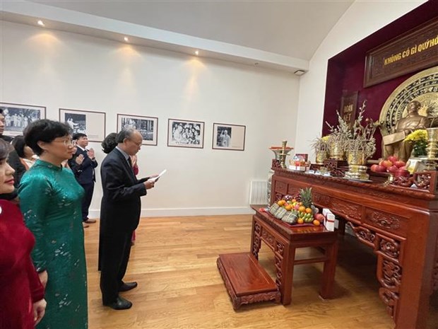 L'ambassade du Vietnam en France commemore les Rois fondateurs Hung hinh anh 1