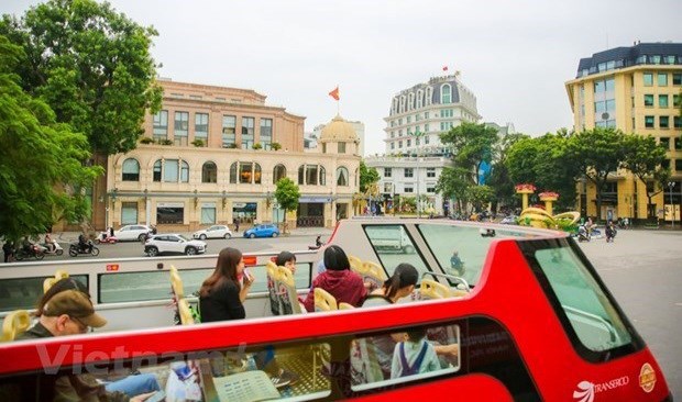 Le Vietnam a accueilli pres de 3,7 millions de touristes etrangers depuis le debut de l'annee hinh anh 1