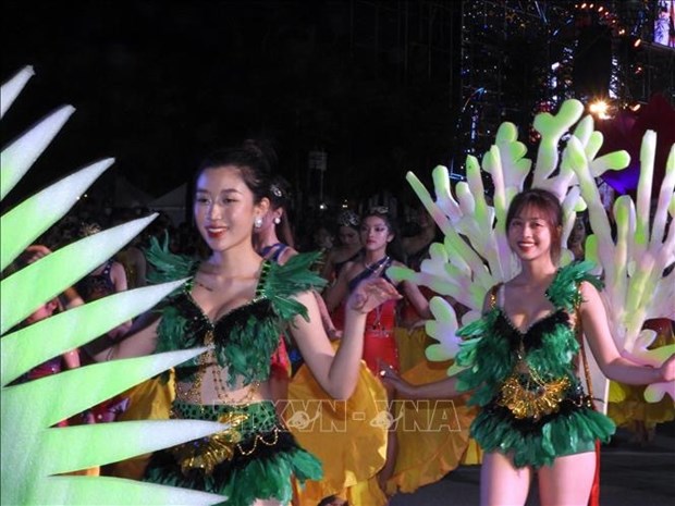Le carnaval de Ha Long 2023 debute sur les ailes de la danse hinh anh 2