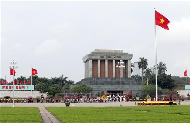 Le mausolee du president Ho Chi Minh accueille 52.000 visiteurs au pont de mai hinh anh 1
