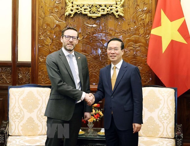 Ambassadeur Iain Frew : les relations Vietnam-Royaume-Uni a un 
