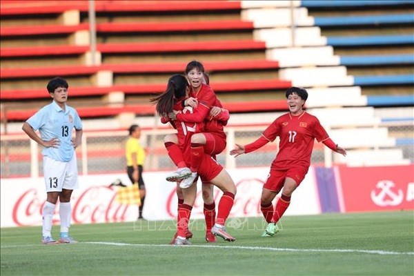 SEA Games 32: deuxieme victoire de l’equipe du footbal feminin du Vietnam hinh anh 1
