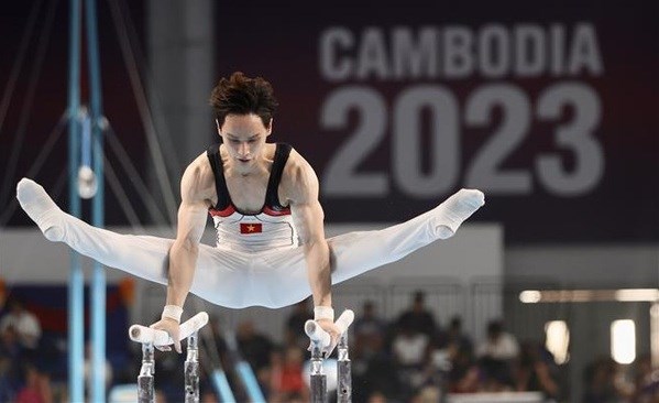 SEA Games 32 : le gymnaste Dinh Phuong Thanh medaille d'or pour 5e fois consecutive hinh anh 2