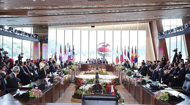 Les dirigeants de l'ASEAN reaffirment la necessite de maintenir la paix et la securite en Mer Orientale hinh anh 1
