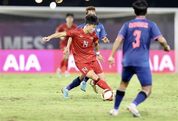 SEA Games : l’U22 du Vietnam rencontrera son adversaire indonesien en demi-finale de football hinh anh 1