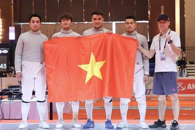 SEA Games 32 : une medaille d'or de plus pour l'equipe d'escrime du Vietnam hinh anh 1