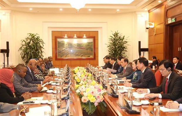 La Tanzanie souhaite etudier les experiences du Vietnam dans divers secteurs hinh anh 1